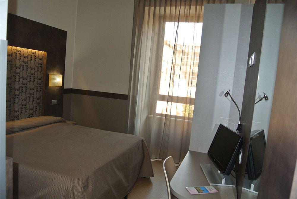 רומא Hotel Dei Mille מראה חיצוני תמונה